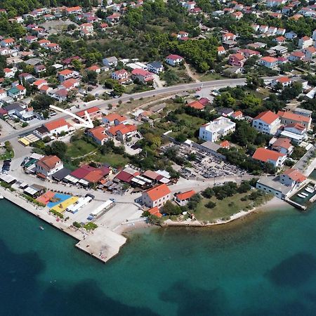 Apartments Branko Starigrad Paklenica Eksteriør bilde